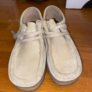 Light cream color!! Size 7!!